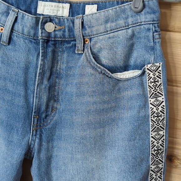 Lucky Brand Jeans womens 2 Blue Relaxed Tapered Light Wash Embroidered Trim - Picture 2 of 15